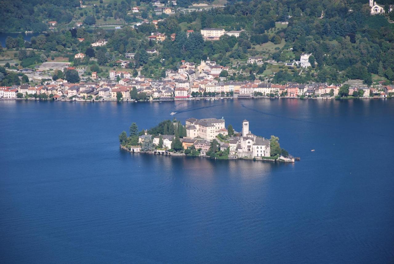 Suite 51 Appartamento Con Terrazzo A 50 Mt Dal Lago - Private Parking (Adults Only) アローナ エクステリア 写真